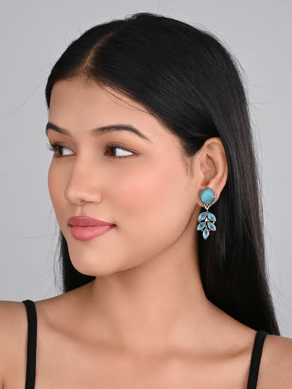 Silver_Oxidised_leaf_drop_earring