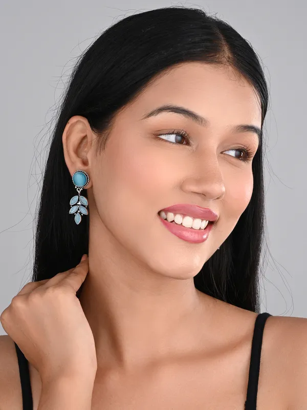 Silver_Oxidised_leaf_drop_earring