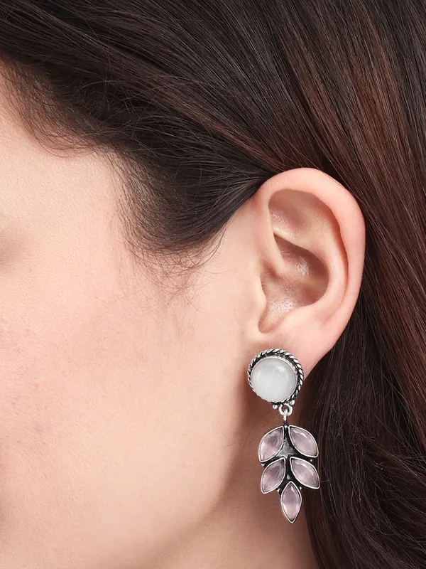 Silver_Oxidised_leaf_drop_earring