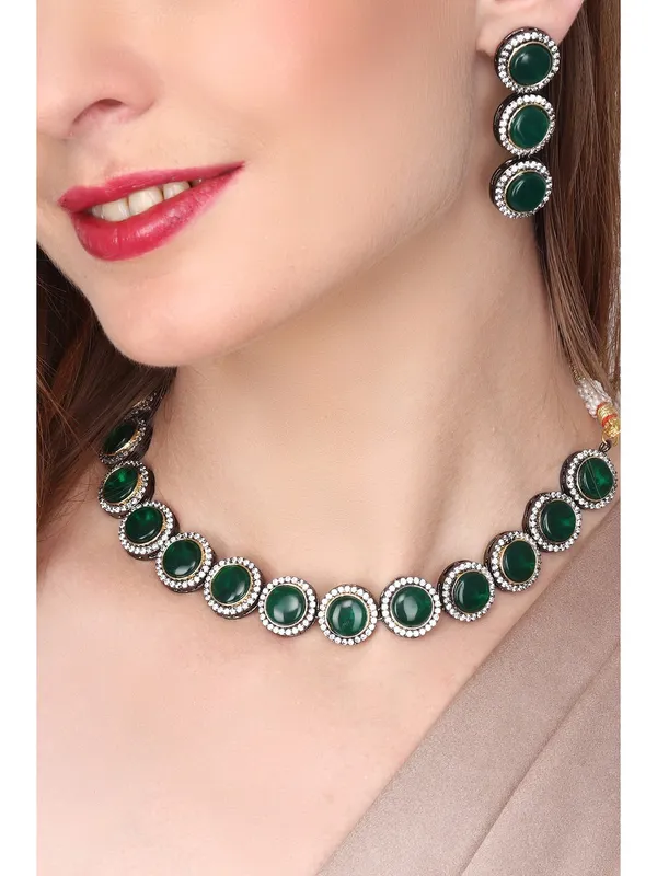 Emerald_Aura_Brass_Necklace_Set