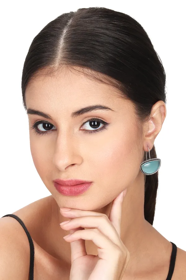 Silver_Oxidized_Drop_Earrings_with_Monalisa_Stone