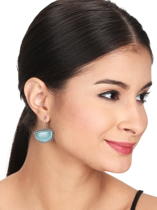 Silver_Oxidized_Drop_Earrings_with_Monalisa_Stone