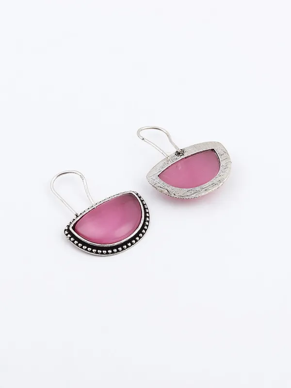 Silver_Oxidized_Drop_Earrings_with_Monalisa_Stone