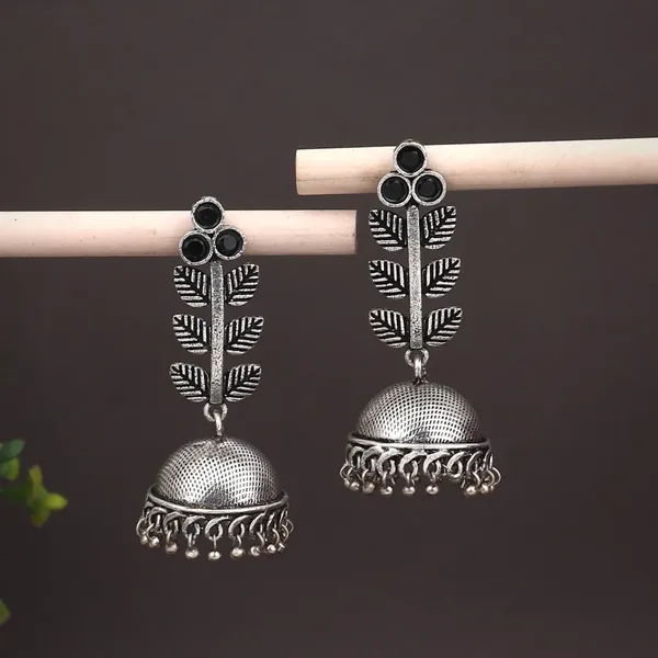 Leaf_detailed_Silver_Oxydised_Jhumka