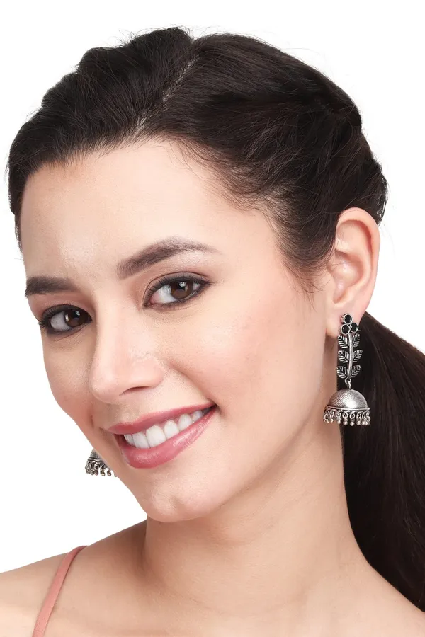 Leaf_detailed_Silver_Oxydised_Jhumka