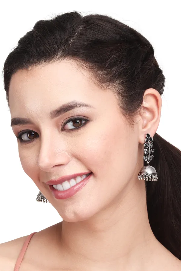 Leaf_detailed_Silver_Oxydised_Jhumka