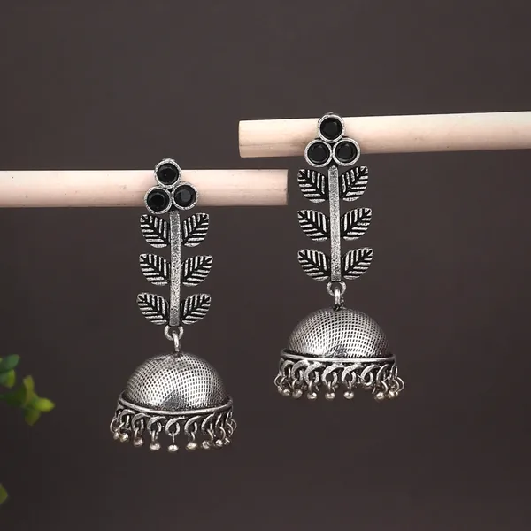 Leaf_detailed_Silver_Oxydised_Jhumka