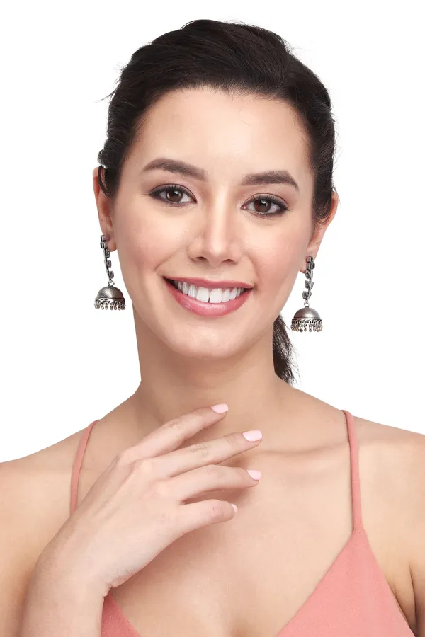 Leaf_detailed_Silver_Oxydised_Jhumka