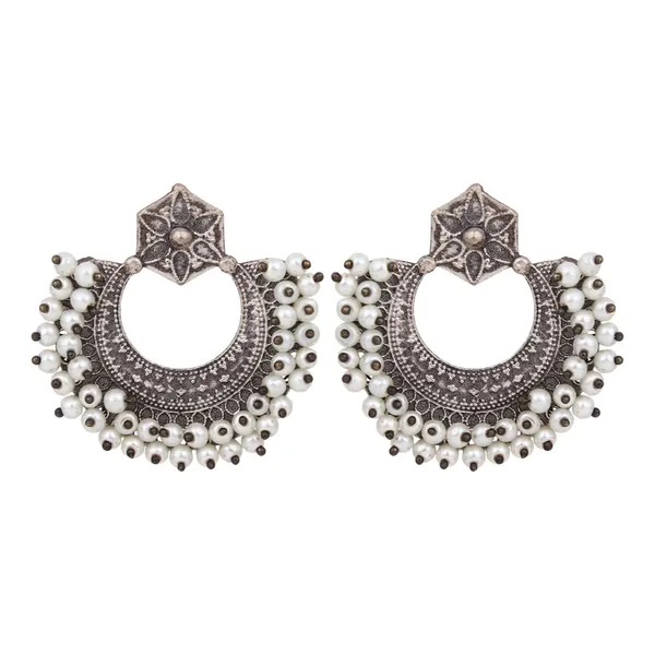 Silver_Oxydised_Finish_Chandbali_With_Beaded_Edge