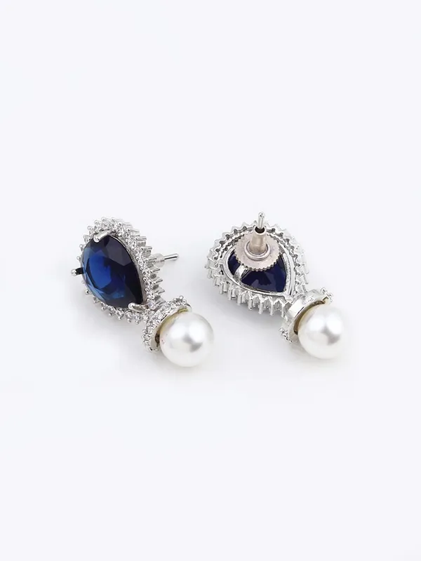 Rhodium_plated_AD_stone_Stud_earring