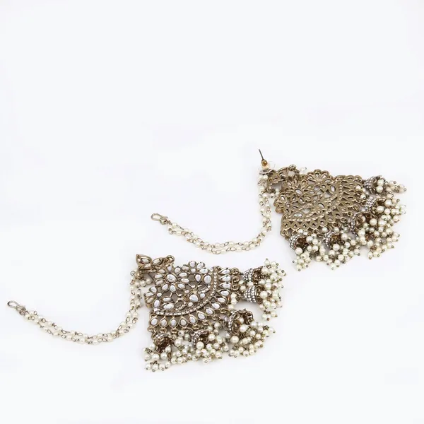 Antique_gold_finish_kundan_Chandbali_with_Ear_chain