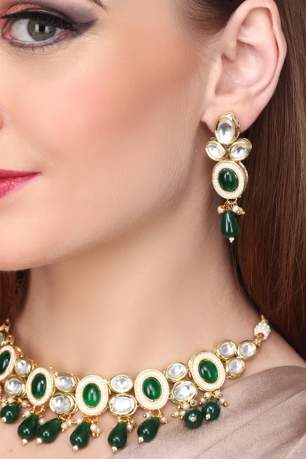 Gold_plated_Kundan_choker_set_with_green_stone
