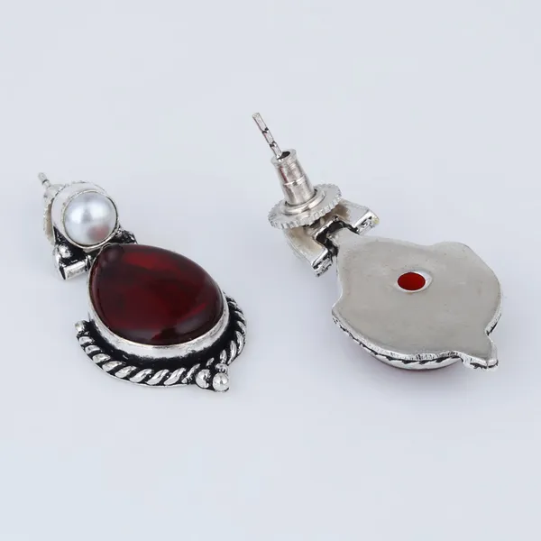 Teardrop_Pearl_Stud_Earrings