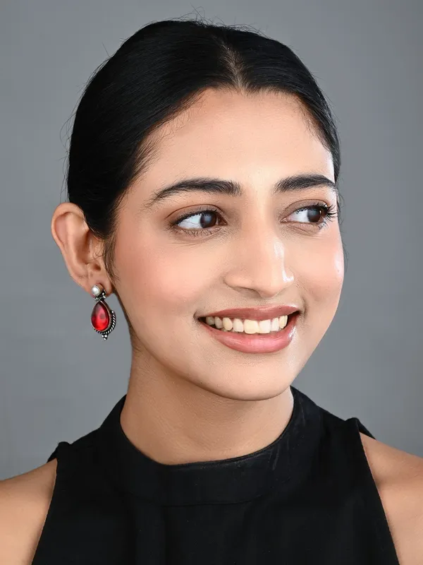 Teardrop_Pearl_Stud_Earrings