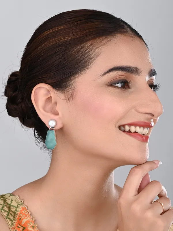 Women_Silver-Plated_Contemporary_Drop_Earrings