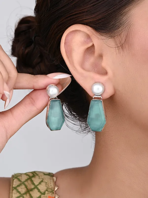 Women_Silver-Plated_Contemporary_Drop_Earrings