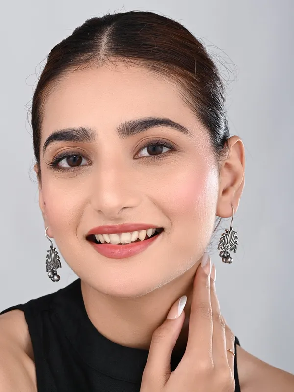 Silver_Bloom_Drop_Earrings