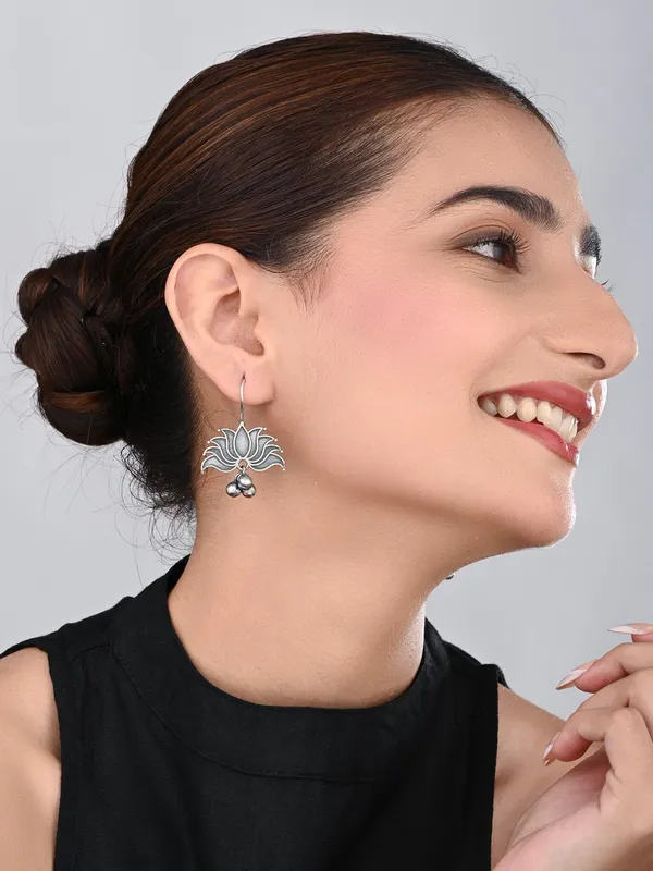 Silver_Bloom_Drop_Earrings