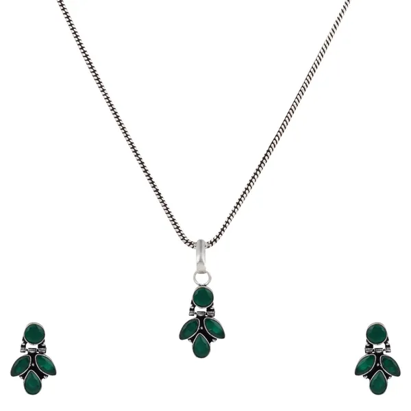 Elegant_Crystal_Pendant_Necklace_Set_With_Matching_Drop_Earrings