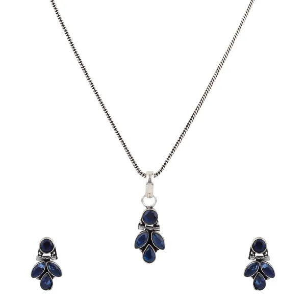 Elegant_Crystal_Pendant_Necklace_Set_with_Matching_Drop_Earrings