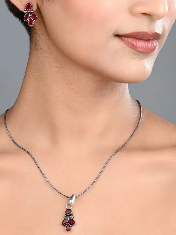 Elegant_Crystal_Pendant_Necklace_Set_With_Matching_Drop_Earrings