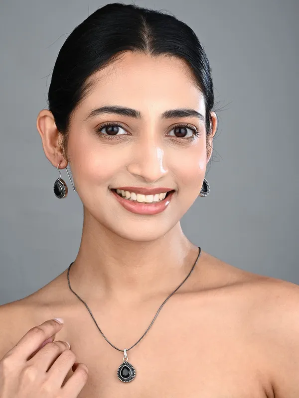 Oxidised_Teardrop_Pendant_Necklace_Set_With_Matching_Drop_Earrings