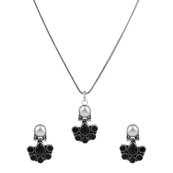 Floral_Crystal_Pendant_Necklace_Set_with_Matching_Stud_Earrings
