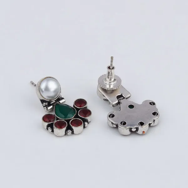 Floral_Crystal_Pendant_Necklace_Set_with_Matching_Stud_Earrings