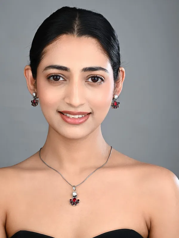 Floral_Crystal_Pendant_Necklace_Set_with_Matching_Stud_Earrings