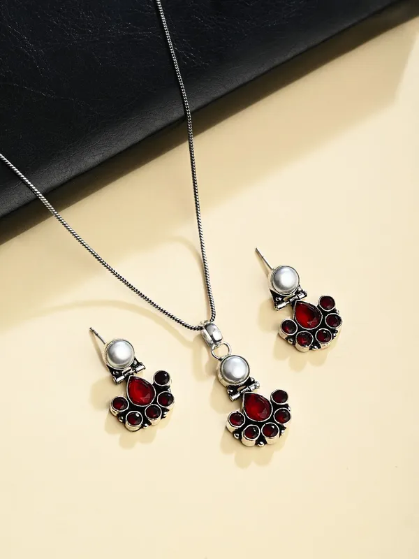 Floral_Crystal_Pendant_Necklace_Set_with_Matching_Stud_Earrings
