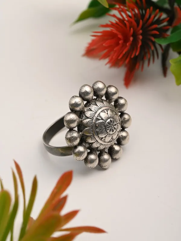 Handcrafted_Oxidised_Silver_Floral_Statement_Ring