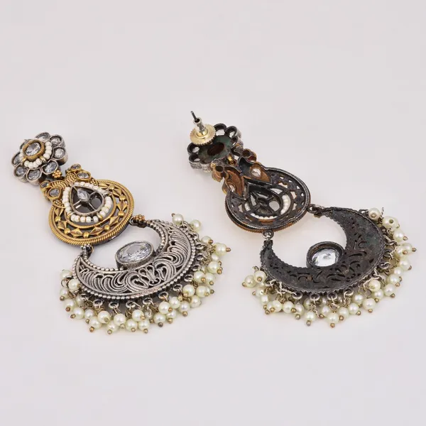 Dual-Tone_Chandelier_Earrings_with_Filigree_Elegance
