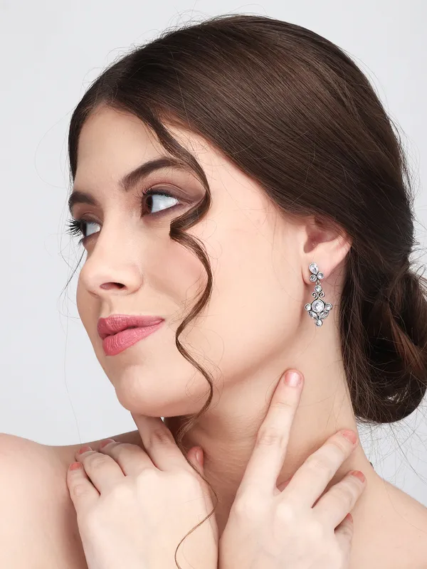 Vintage_Glimmer_Crystal_Dangler_Earrings
