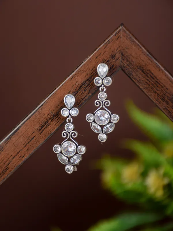Vintage_Glimmer_Crystal_Dangler_Earrings