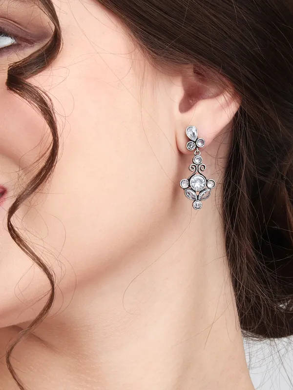 Vintage_Glimmer_Crystal_Dangler_Earrings