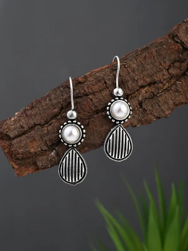 Silver_plated_drop_earring