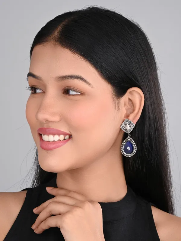 Hand_painted_pear_shaped_drop_earring