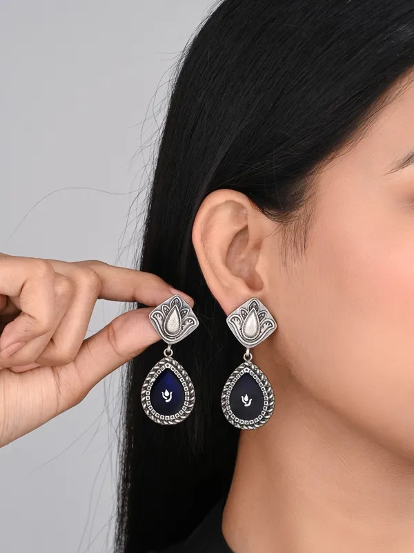 Hand_painted_pear_shaped_drop_earring