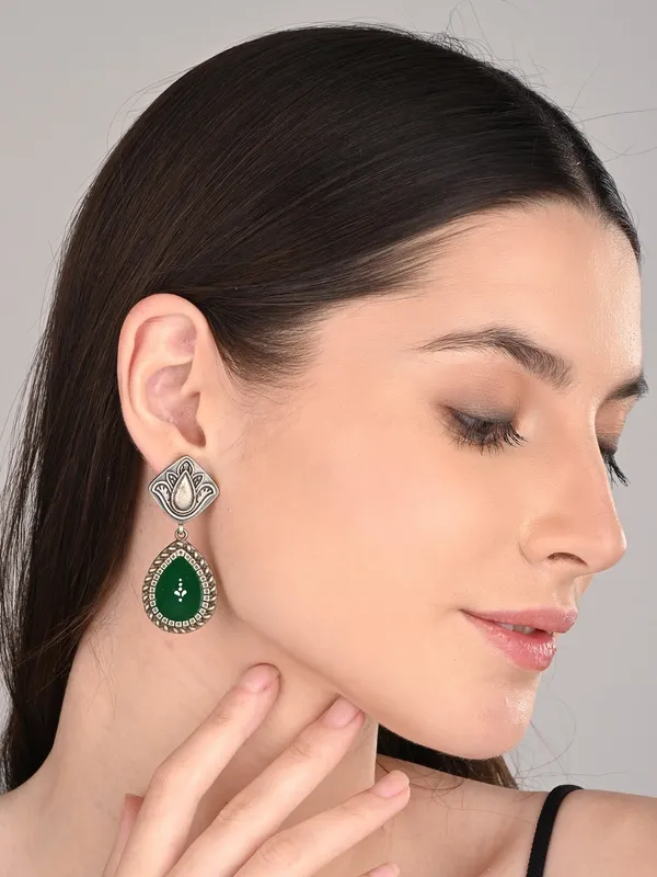 Hand_painted_pear_shaped_drop_earring