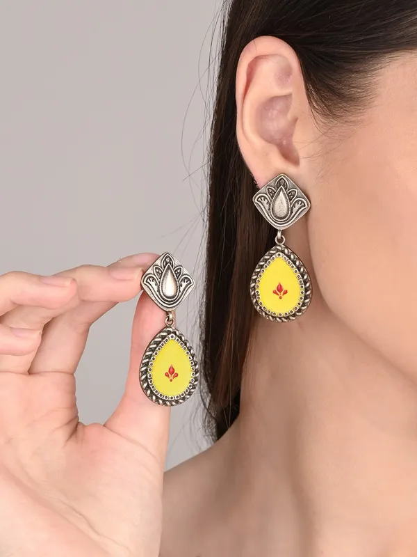 Hand_painted_pear_shaped_drop_earring