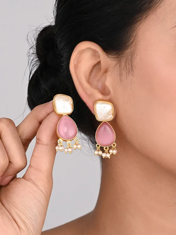 Gold-Plated_Drop_Earrings_with_Monalisa_Stone_&_Baroque_Pearl