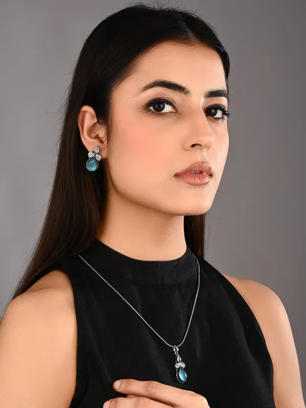 Silver_Oxydised_Delicate_AD_stone_Pendant_Set
