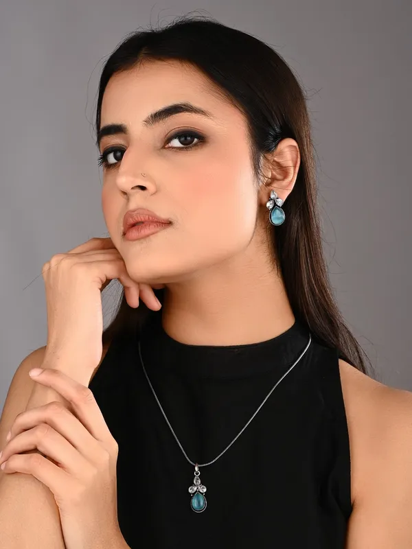 Silver_Oxydised_Delicate_AD_stone_Pendant_Set