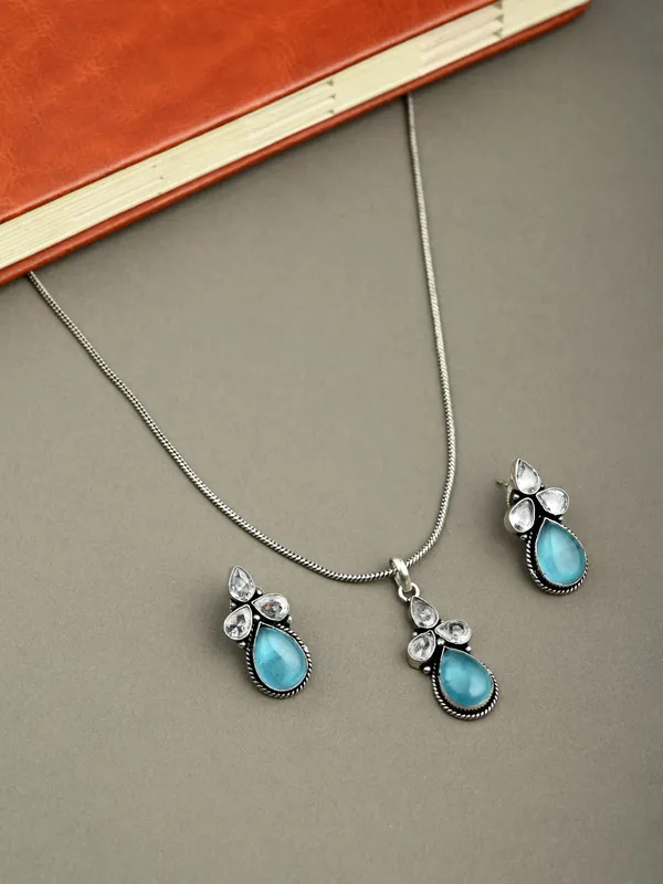Silver_Oxydised_Delicate_AD_stone_Pendant_Set