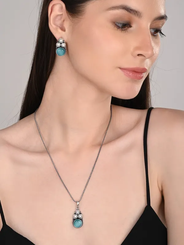 Silver_Oxidised_finish_Pearl_&_Stone__pendant_Set_Blue