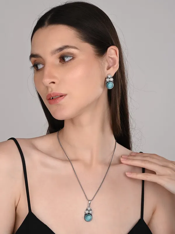 Silver_Oxidised_finish_Pearl_&_Stone__pendant_Set_Blue