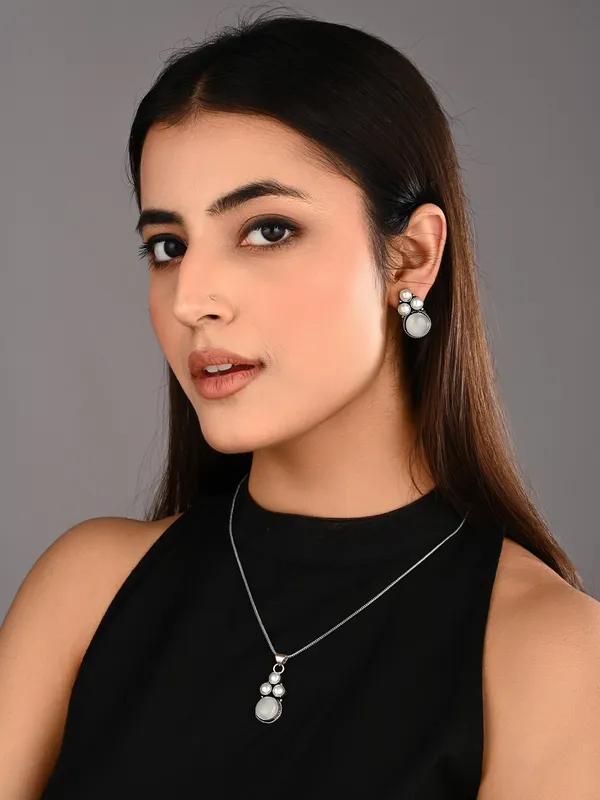 Silver_Oxidised_Finish_Pearl_&_Stone_Pendant_Set_Blue