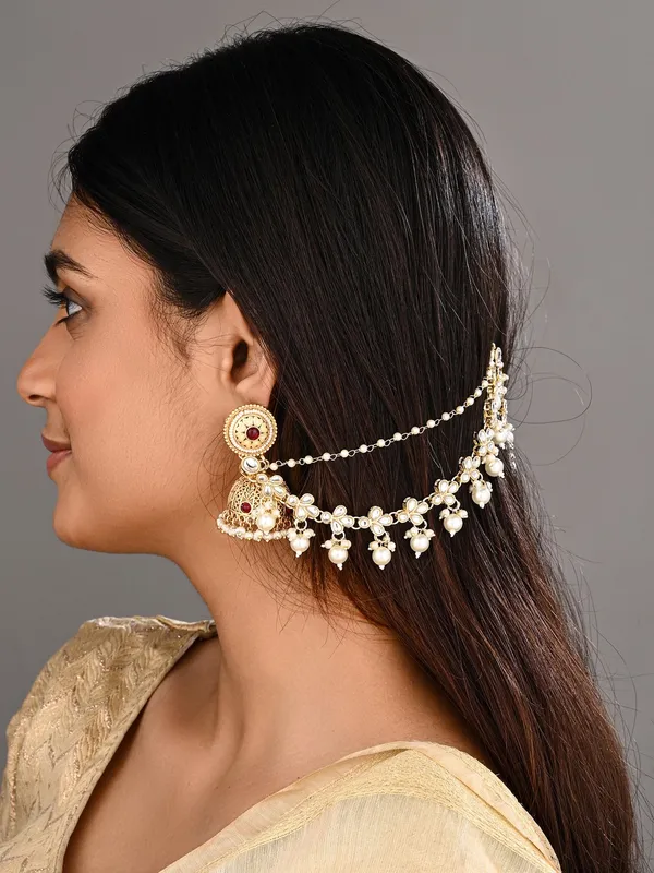 Elegant_Gold-Plated_Kundan_Pearl_Delicate_Ear_Chains