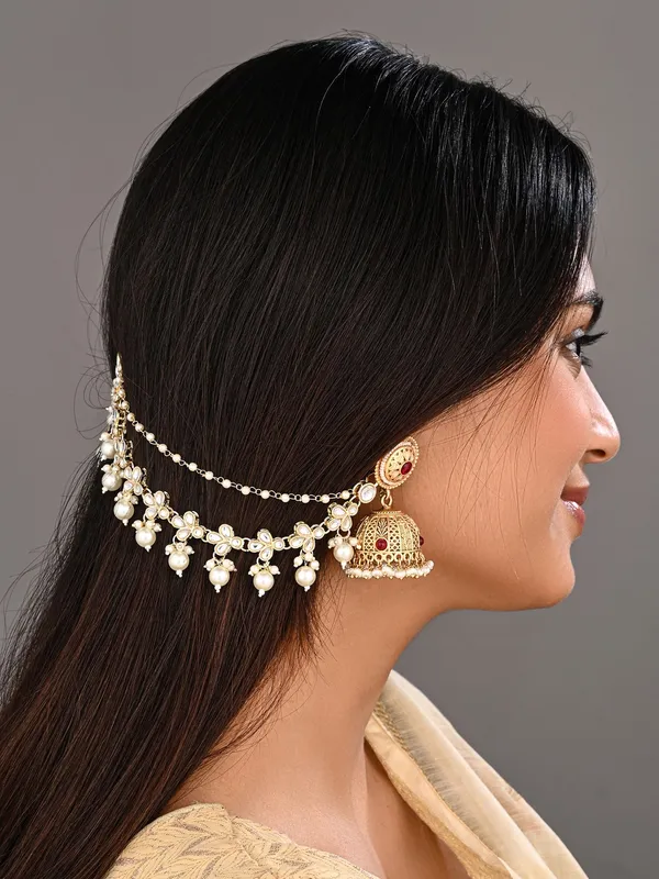 Elegant_Gold-Plated_Kundan_Pearl_Delicate_Ear_Chains