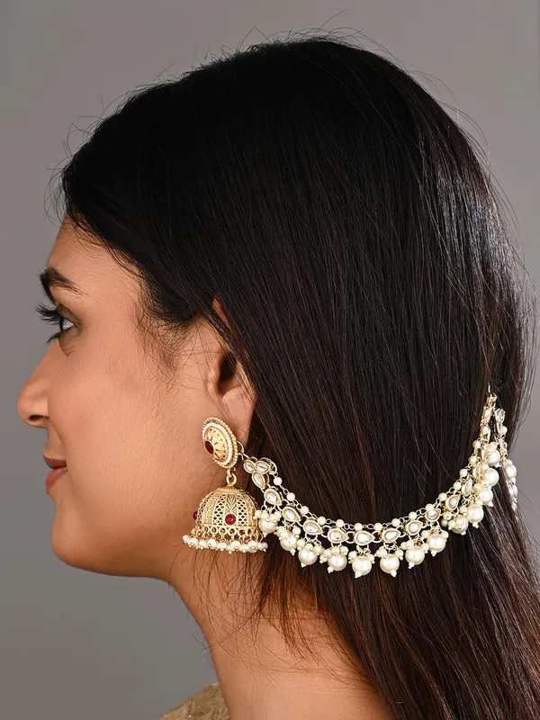 Elegant_Gold-Plated_Kundan_Pearl_Delicate_Ear_Chains